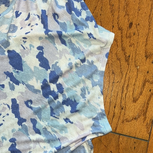 Comfy, lovely, thin, soft, XS Akemi&Kin tunic from Anthro - Picture 3 of 5